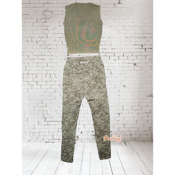 Echt Half Zip Camo Sleeveless Crop Top and Legging Set Medium - Picture 2 of 7